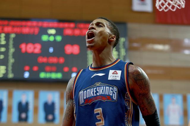 高尔夫球重庆女子公开赛挥杆 首轮彭严萱63杆破纪录领先高尔夫球重庆女子公开赛挥杆 首轮彭严萱63杆破纪录领先